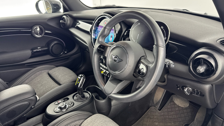 MINI Hatchback 135kW Cooper S Level 2 33kWh 3dr Auto Electric Hatchback